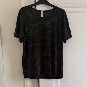 lululemon athletica Women’s Camo Short-Sleeve Tee